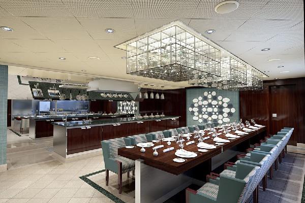 фото ресторан на лайнере Carnival Vista