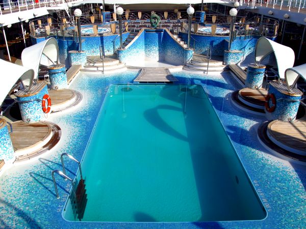 Морской круиз лайнер MSC Musica