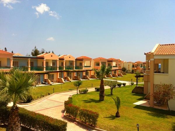 Территория отель для семейного отдыха Lindos Princess 4* (Родос, Греция)