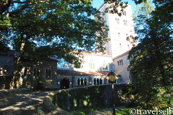 cloisters castle photo new york